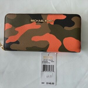 VTG New w Tags Michael Kors Jet Set Travel Poppy Camo Continental Leather Wallet